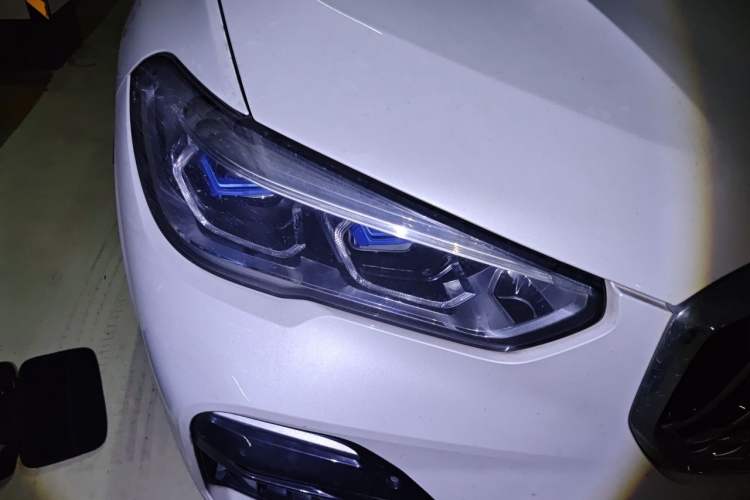 Used BMW X5 2019 xDrive40i Luxury Model with M Sport Package Right Front Headlight