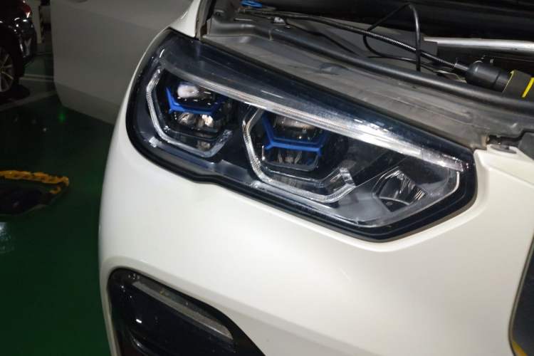 Used BMW X5 2019 xDrive40i M Sport Package Right Front Headlight
