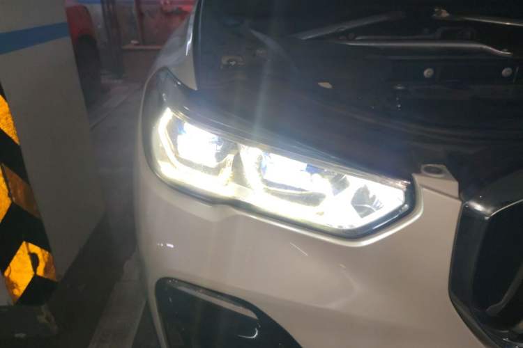 Used BMW X5 2019 xDrive40i M Sport Package Right Front Headlight