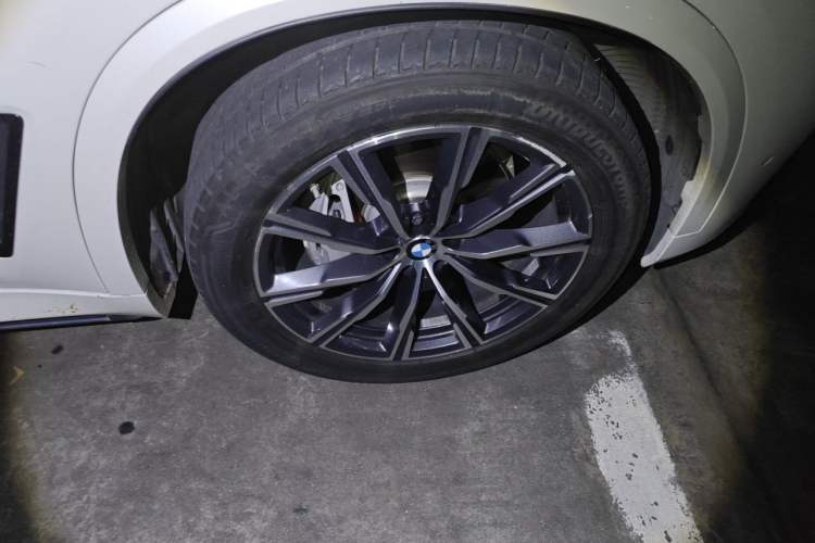 Used BMW X5 2019 xDrive40i M Sport Package Right Front Wheel Hub