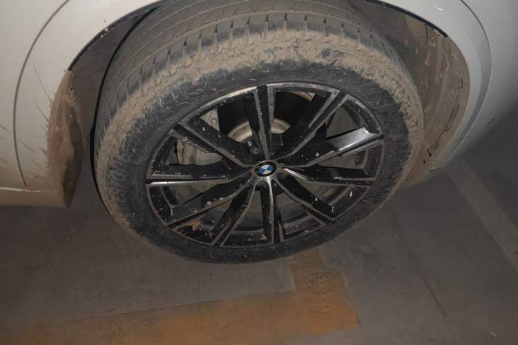 Used BMW X5 2019 xDrive40i M Sport Package Right Front Wheel Hub