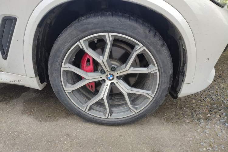 Used BMW X5 2019 xDrive40i M Sport Package Right Front Wheel Hub