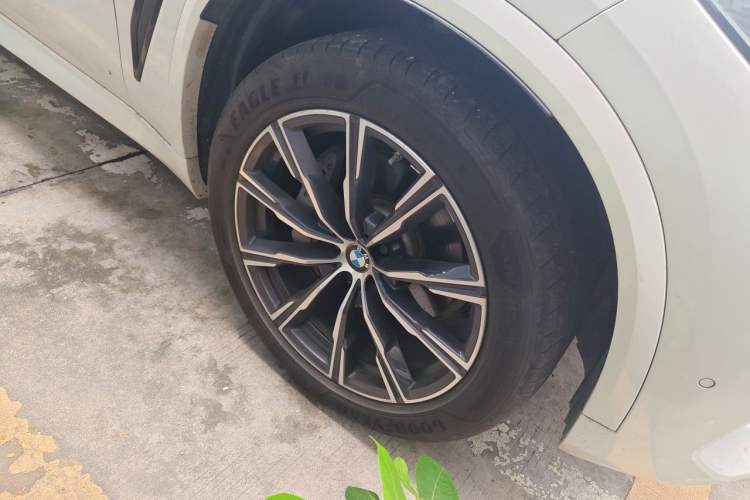 Used BMW X5 2019 xDrive40i M Sport Package Right Front Wheel Hub