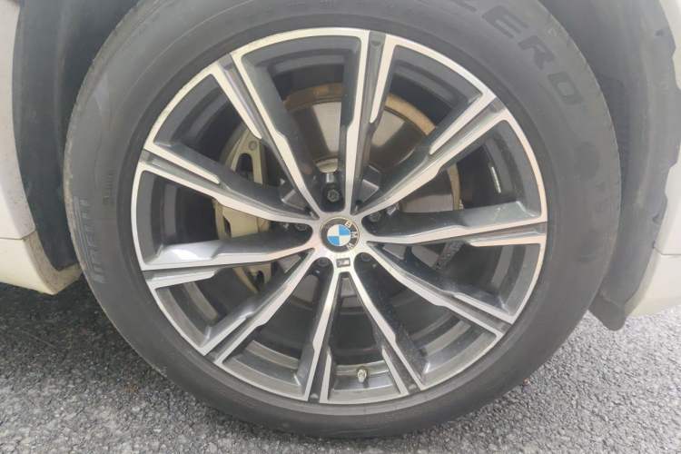 Used BMW X5 2019 xDrive40i M Sport Package Right Front Wheel Hub