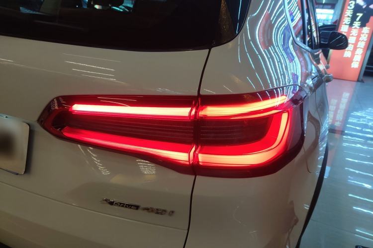 Used BMW X5 2019 xDrive40i Standard 19-inch wheels U.S. specification Right Rear Taillight