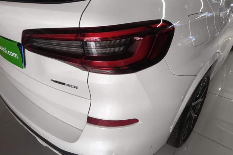 Used BMW X5 2019 xDrive40i Luxury Model with M Sport Package Right Rear Taillight