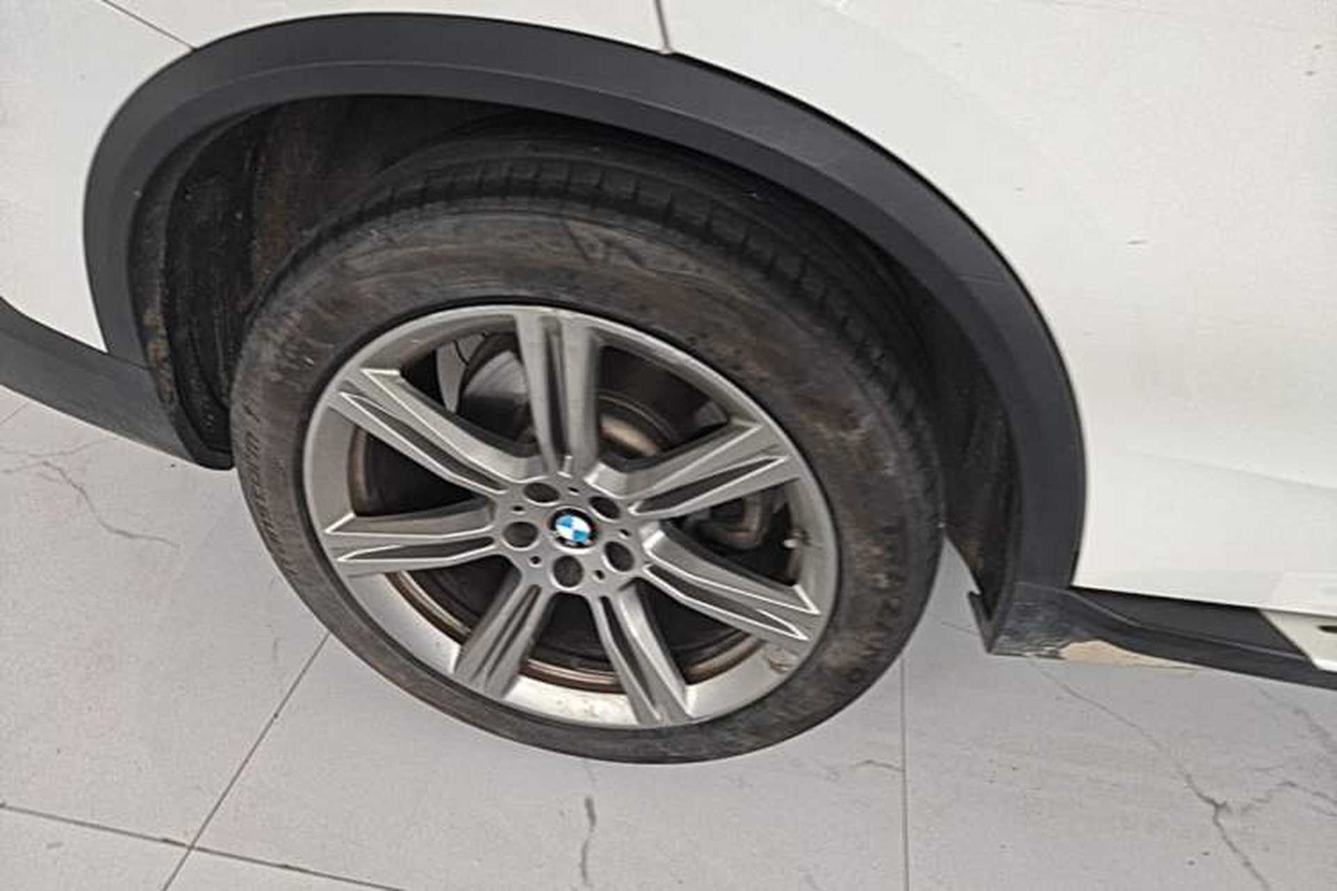 Used BMW X5 2019 xDrive40i Standard 19-inch wheels U.S. specification Right Rear Wheel Hub