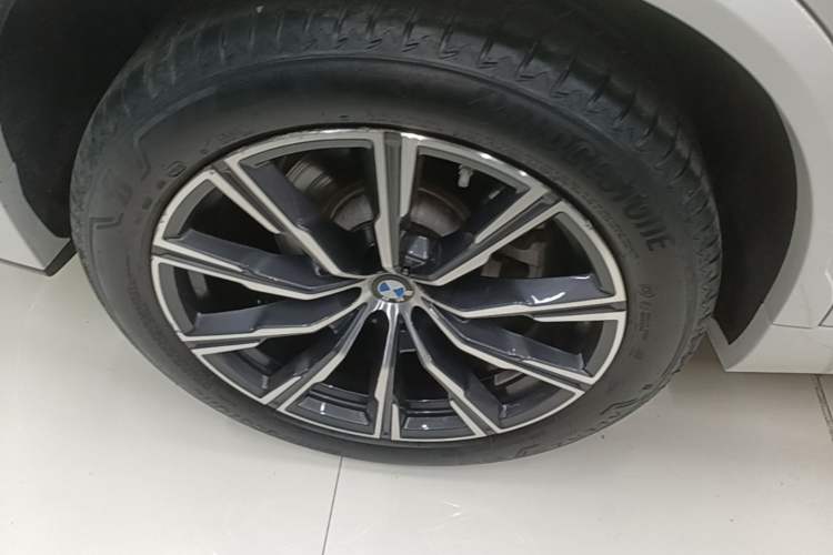 Used BMW X5 2019 xDrive40i M Sport Package Right Rear Wheel Hub