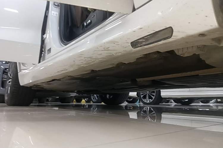 Used BMW X5 2019 xDrive40i M Sport Package Right Side Sill