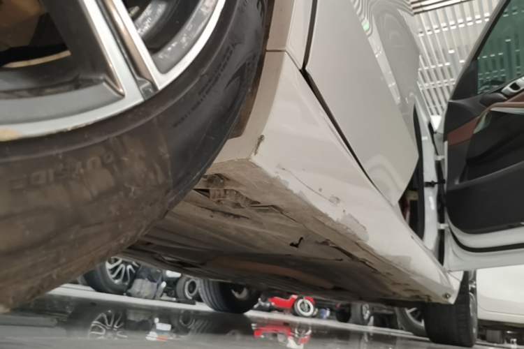 Used BMW X5 2019 xDrive40i M Sport Package Right Side Sill