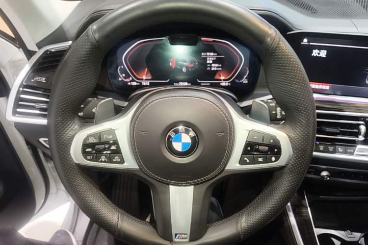 Used BMW X5 2019 xDrive40i Luxury Model with M Sport Package Steering Wheel
