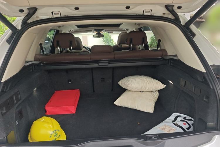 Used BMW X5 2019 xDrive40i M Sport Package Trunk