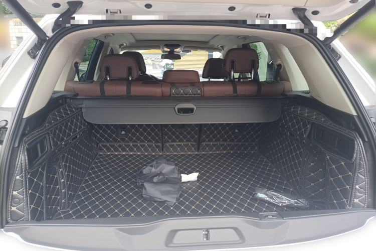 Used BMW X5 2019 xDrive40i Luxury Model with M Sport Package Trunk