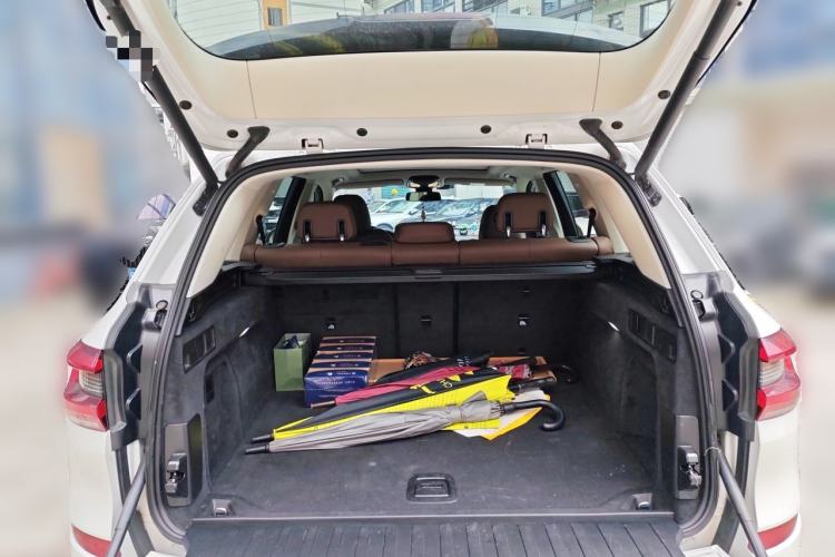 Used BMW X5 2019 xDrive40i M Sport Package Trunk
