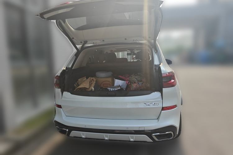 Used BMW X5 2019 xDrive40i M Sport Package Trunk