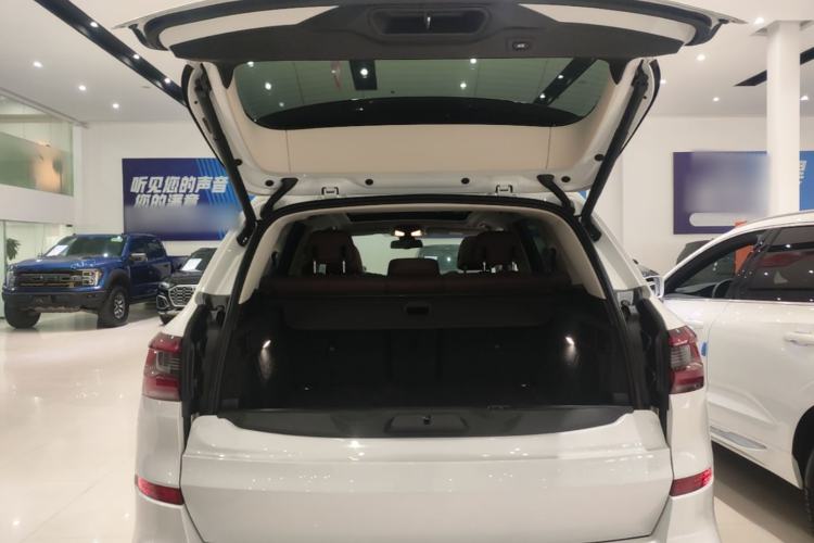 Used BMW X5 2019 xDrive40i M Sport Package Trunk