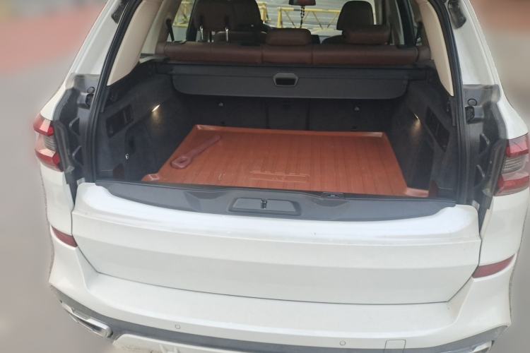 Used BMW X5 2019 xDrive40i Luxury Model with M Sport Package Trunk