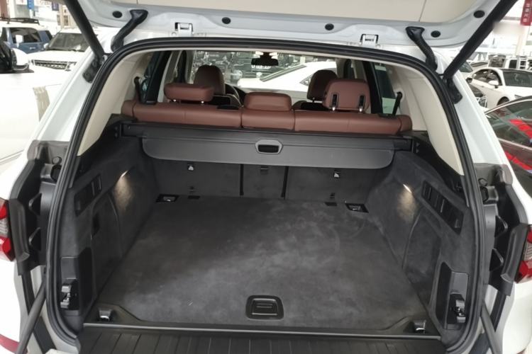 Used BMW X5 2019 xDrive40i M Sport Package Trunk