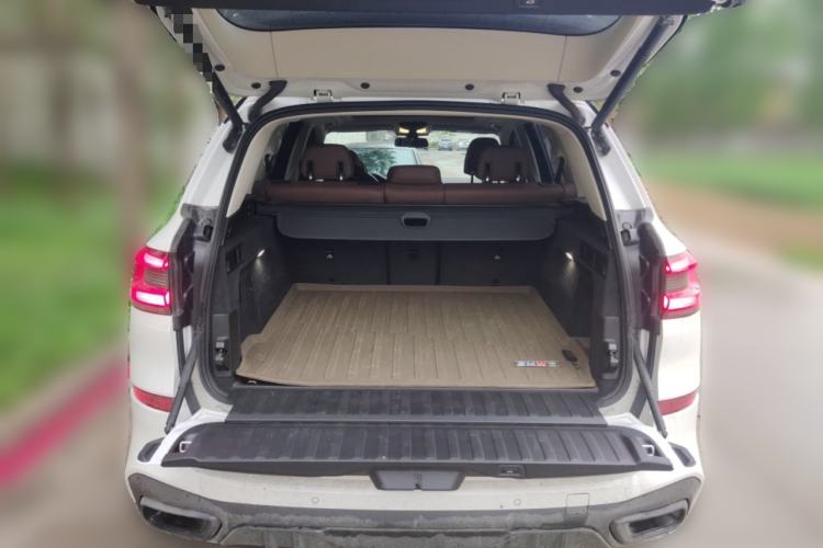 Used BMW X5 2019 xDrive40i M Sport Package Trunk
