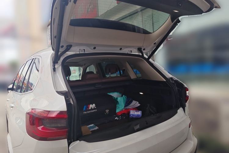 Used BMW X5 2019 xDrive40i M Sport Package Trunk