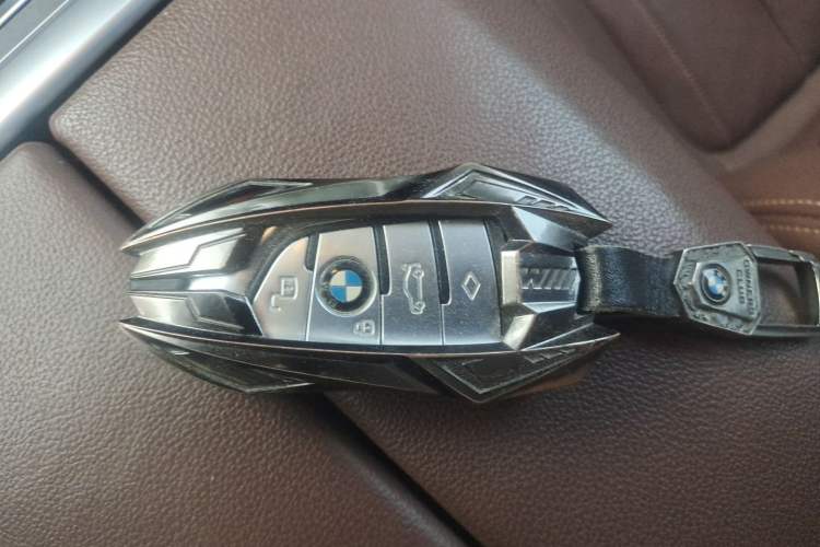 Used BMW X5 2019 xDrive40i Luxury Model with M Sport Package Vehicle Key