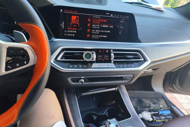 Used BMW X5 2020 xDrive40i Luxury Model with M Sport Package Audio And AC Panel