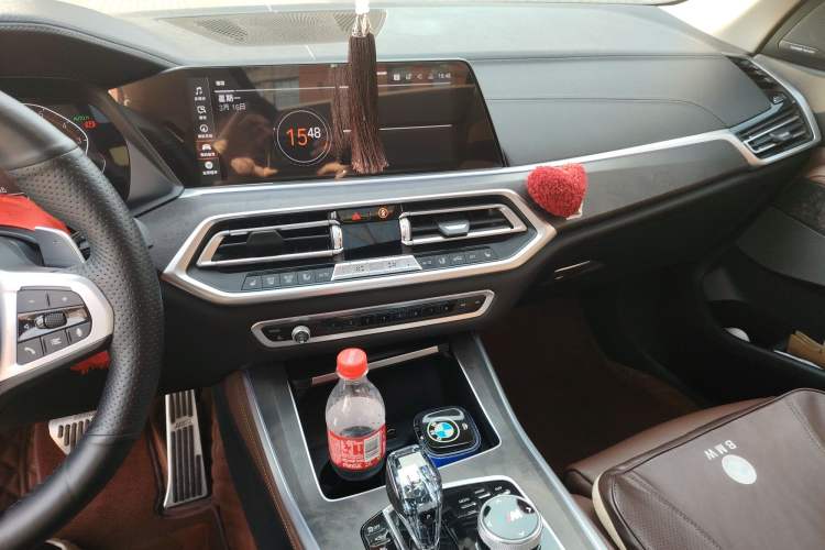 Used BMW X5 2020 xDrive40i Luxury Model with M Sport Package Audio And AC Panel