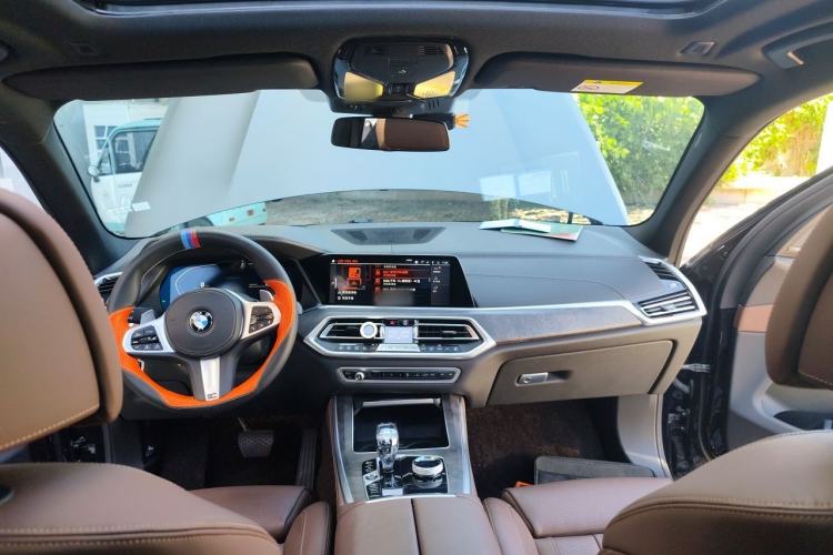 Used BMW X5 2020 xDrive40i Luxury Model with M Sport Package Center Console