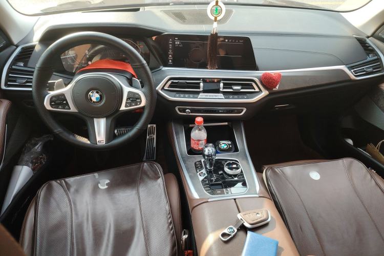Used BMW X5 2020 xDrive40i Luxury Model with M Sport Package Center Console