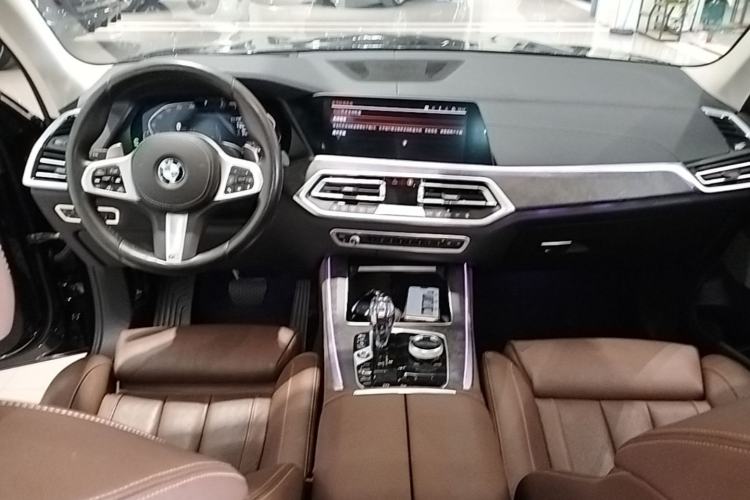 Used BMW X5 2020 xDrive40i Luxury Model with M Sport Package Center Console