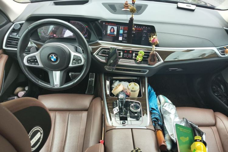 Used BMW X5 2020 xDrive40i Luxury Model with M Sport Package Center Console