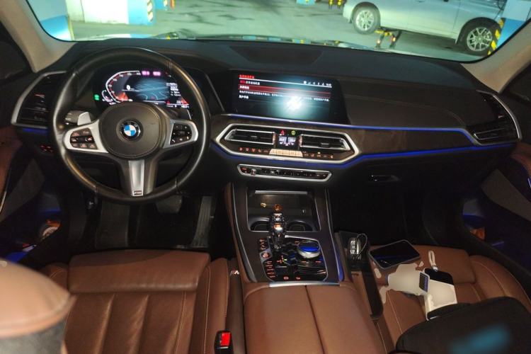 Used BMW X5 2020 xDrive40i Luxury Model with M Sport Package Center Console