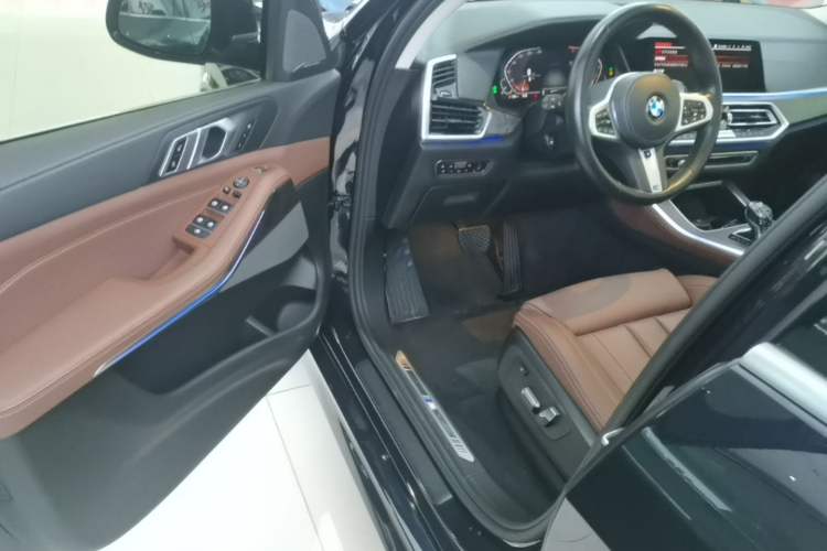Used BMW X5 2020 xDrive40i M Sport Package Driver Seat