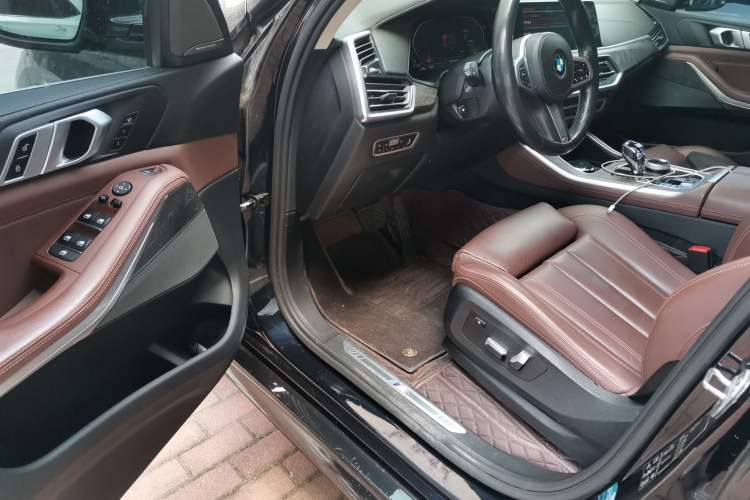 Used BMW X5 2020 xDrive40i M Sport Package Driver Seat
