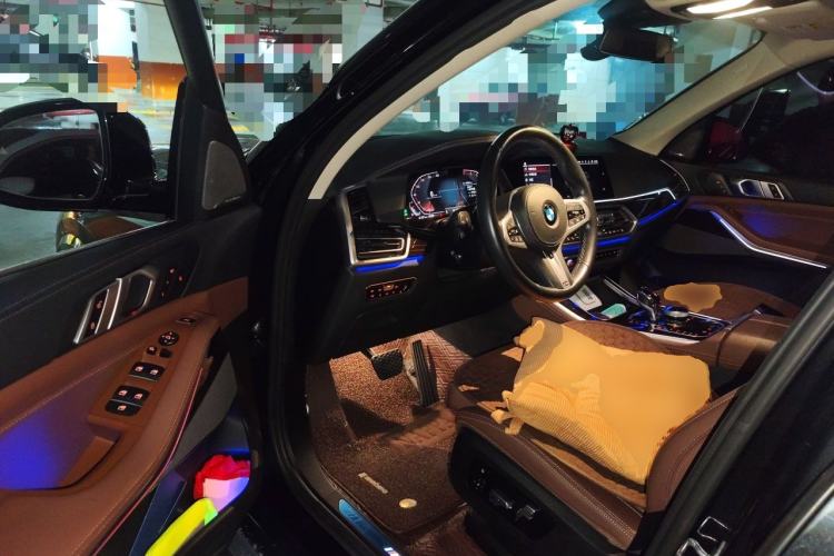 Used BMW X5 2020 xDrive40i Luxury Model with M Sport Package Driver Seat