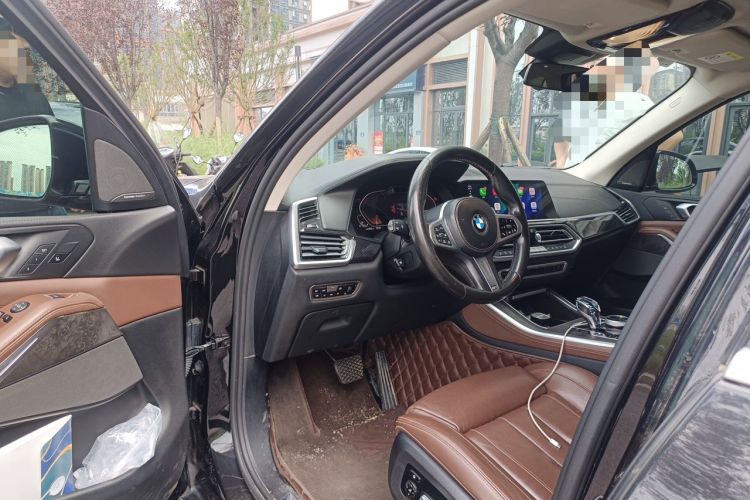Used BMW X5 2020 xDrive40i Luxury Model with M Sport Package Driver Seat
