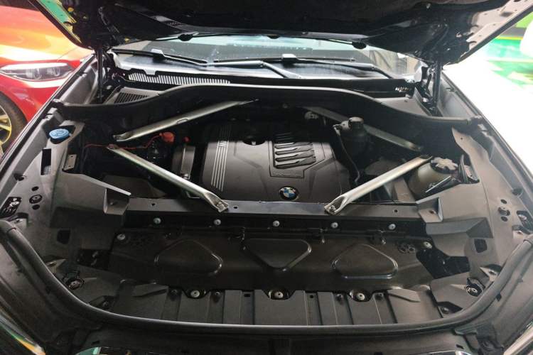 Used BMW X5 2020 xDrive40i M Sport Package Engine Bay
