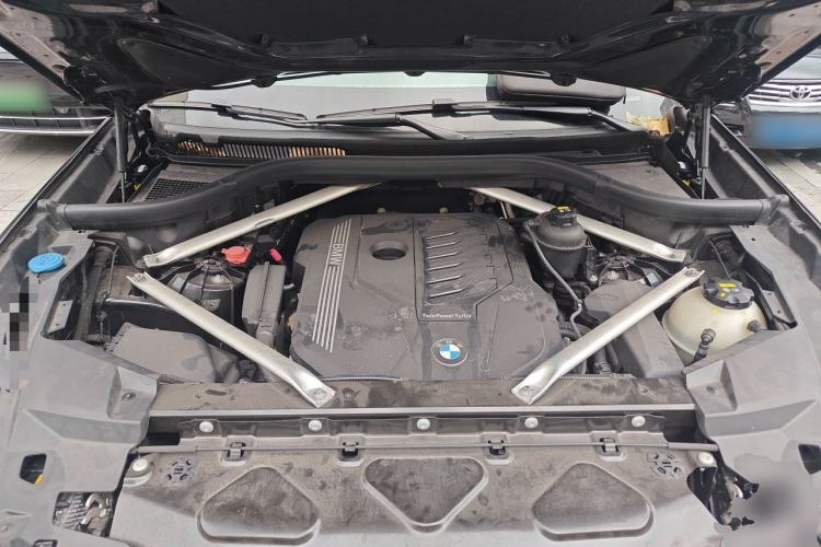 Used BMW X5 2020 xDrive40i Luxury Model with M Sport Package Engine Bay