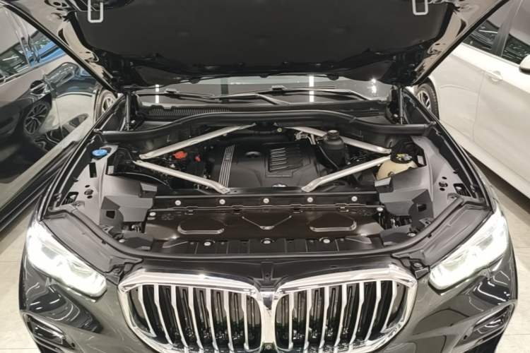 Used BMW X5 2020 xDrive40i M Sport Package Engine Bay