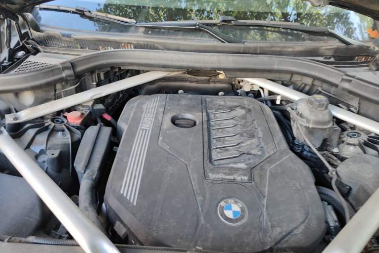 Used BMW X5 2020 xDrive40i Luxury Model with M Sport Package Engine Bay