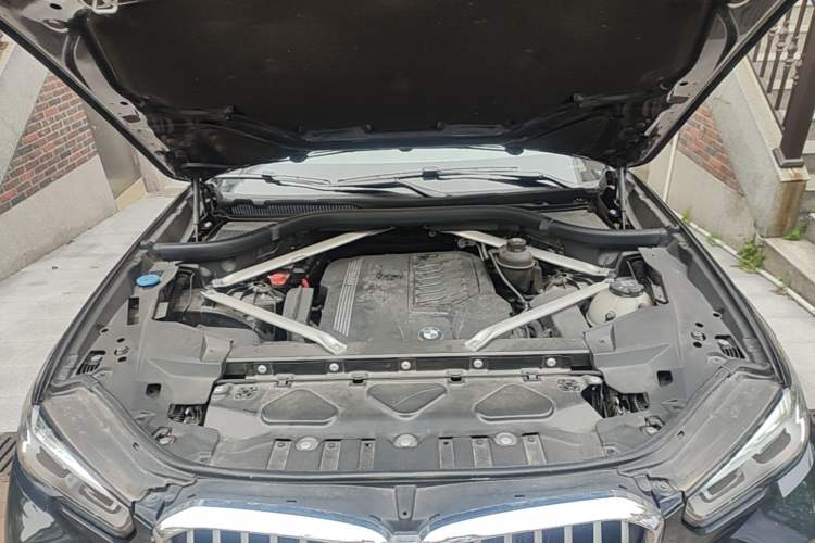 Used BMW X5 2020 xDrive40i M Sport Package Engine Bay