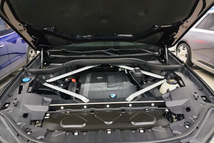 Used BMW X5 2020 xDrive40i M Sport Package Engine Bay
