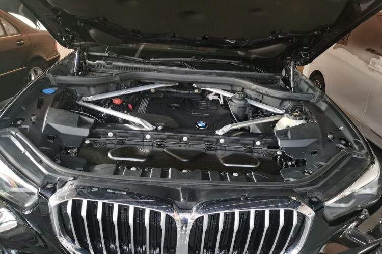 Used BMW X5 2020 xDrive30i M Sport Package Engine Bay