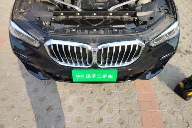 Used BMW X5 2020 xDrive40i Luxury Model with M Sport Package Engine Bay