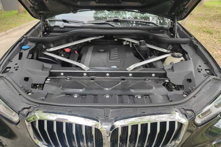 Used BMW X5 2020 xDrive40i M Sport Package Engine Bay