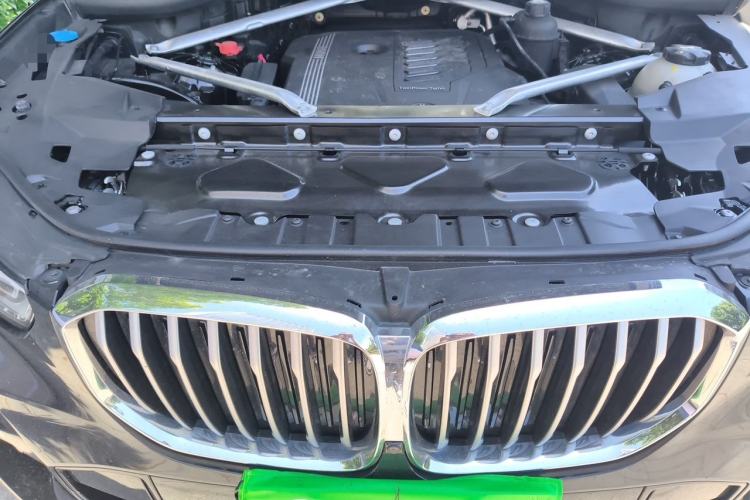 Used BMW X5 2020 xDrive40i Luxury Model with M Sport Package Engine Bay