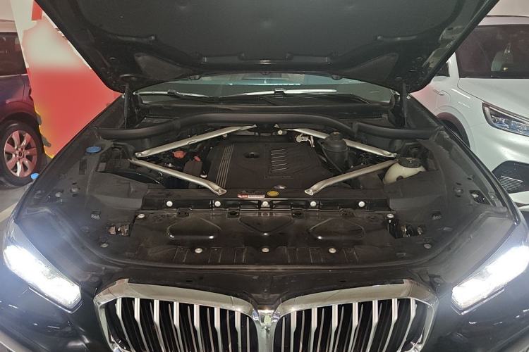 Used BMW X5  Engine Bay