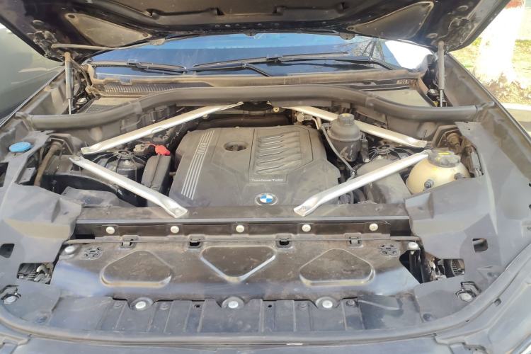 Used BMW X5 2020 xDrive40i Luxury Model with M Sport Package Engine Bay
