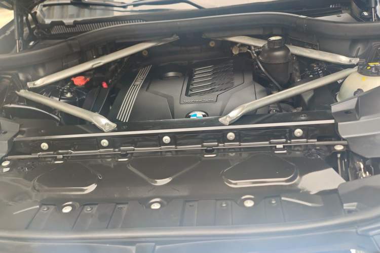 Used BMW X5 2020 xDrive40i M Sport Package Engine Bay