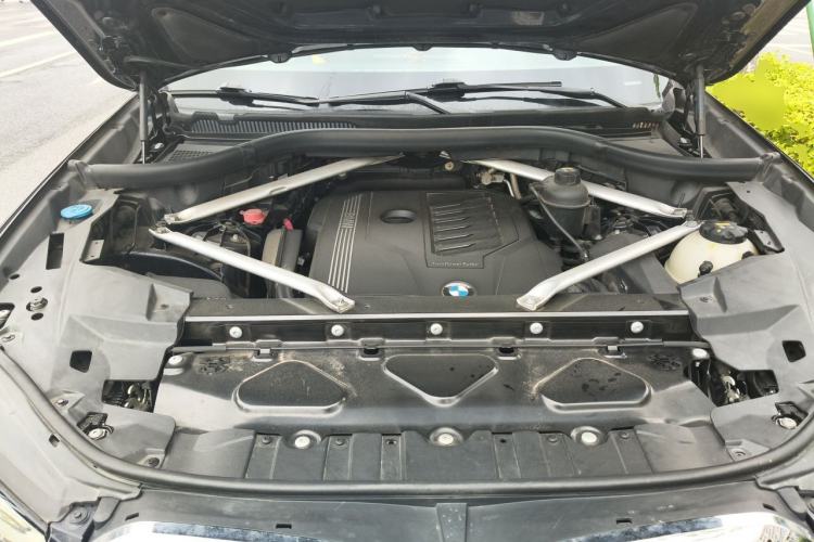 Used BMW X5 2020 xDrive40i Luxury Model with M Sport Package Engine Bay
